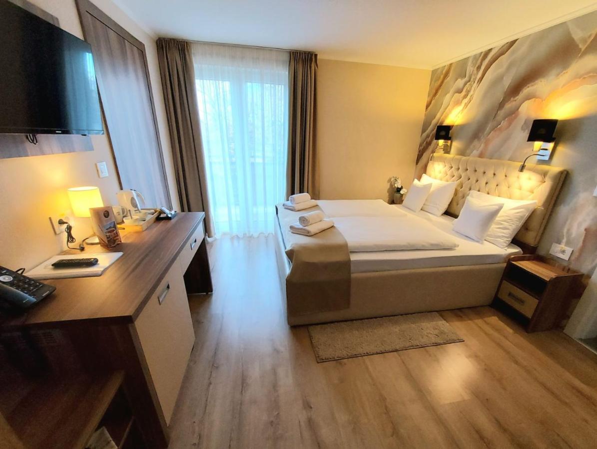 Papuli Rooms 4U Senta Luaran gambar