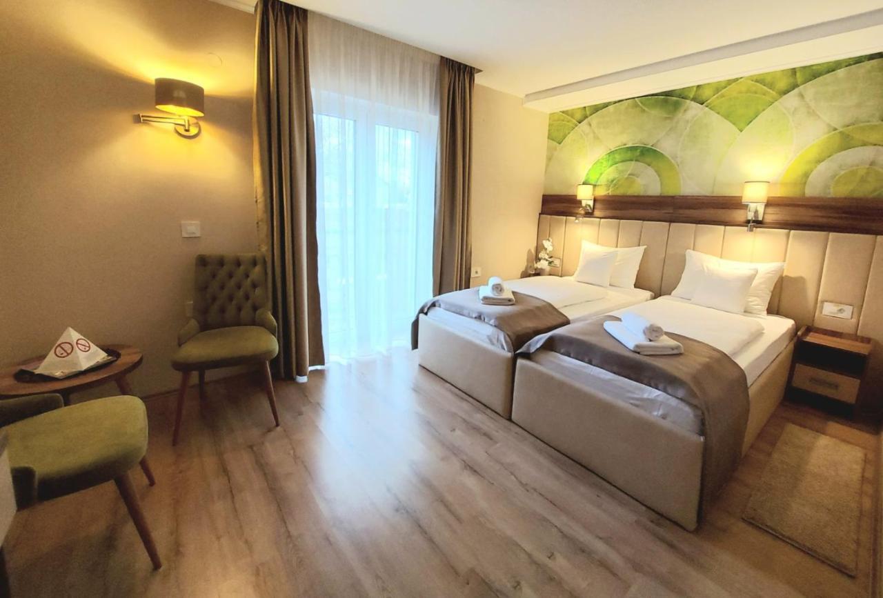 Papuli Rooms 4U Senta Luaran gambar